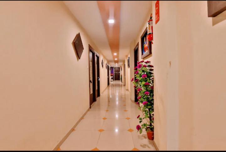 Hotel Nilkanth Inn Hālol Exterior foto